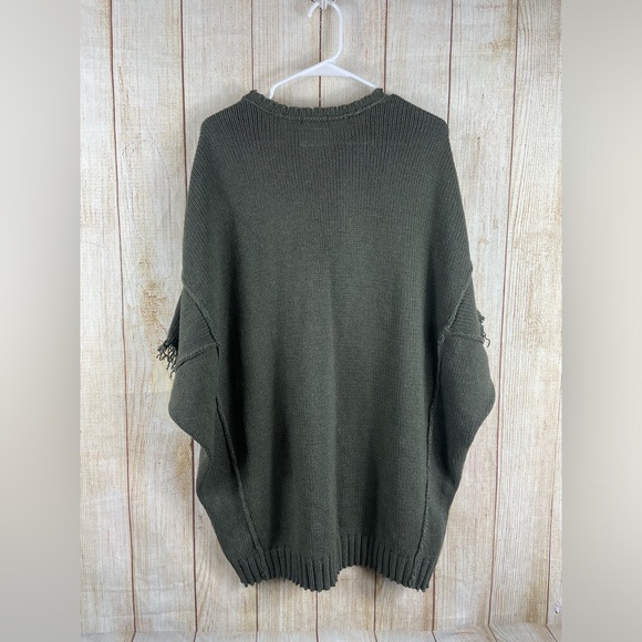 R13 Men’s Italian Yarn Oversized Short- Sleeve Sweater - Picture 2 of 9